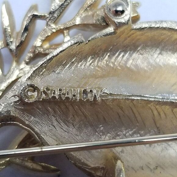 Vintage Sarah Coventry Large Gold Tone Leaf Design Brooch, 80s Style, Signed - Picture 4 of 7